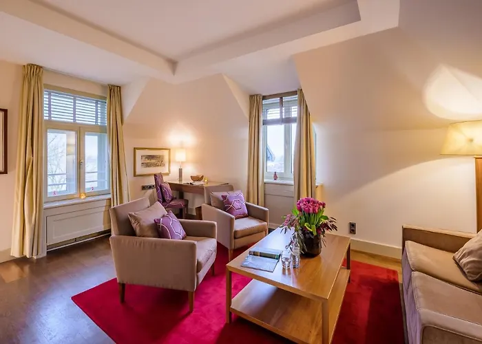 Hotel Suellberg - Kleine, Feine Remise In Blankenese *