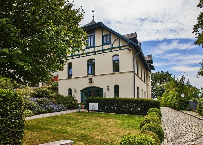 Suellberg - Kleine, Feine Remise In Blankenese * Hamburg