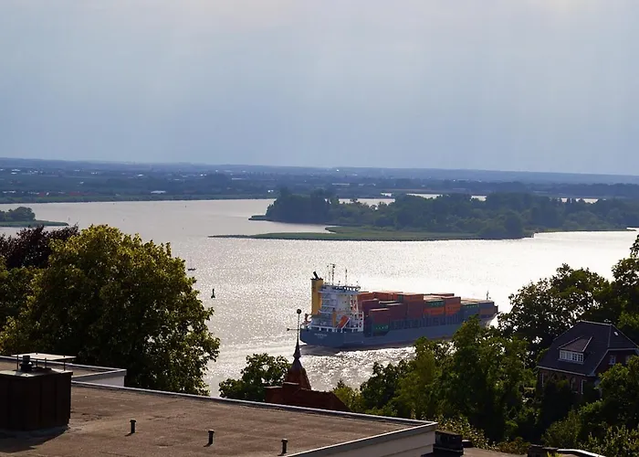 Hotel Suellberg - Kleine, Feine Remise In Blankenese *