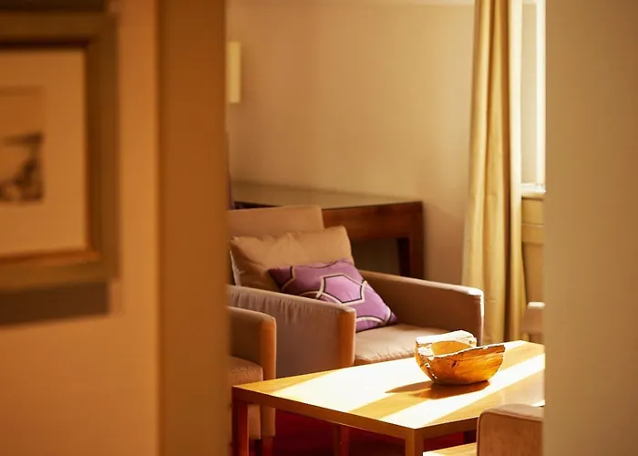Hotel Suellberg - Kleine, Feine Remise In Blankenese Hamburg
